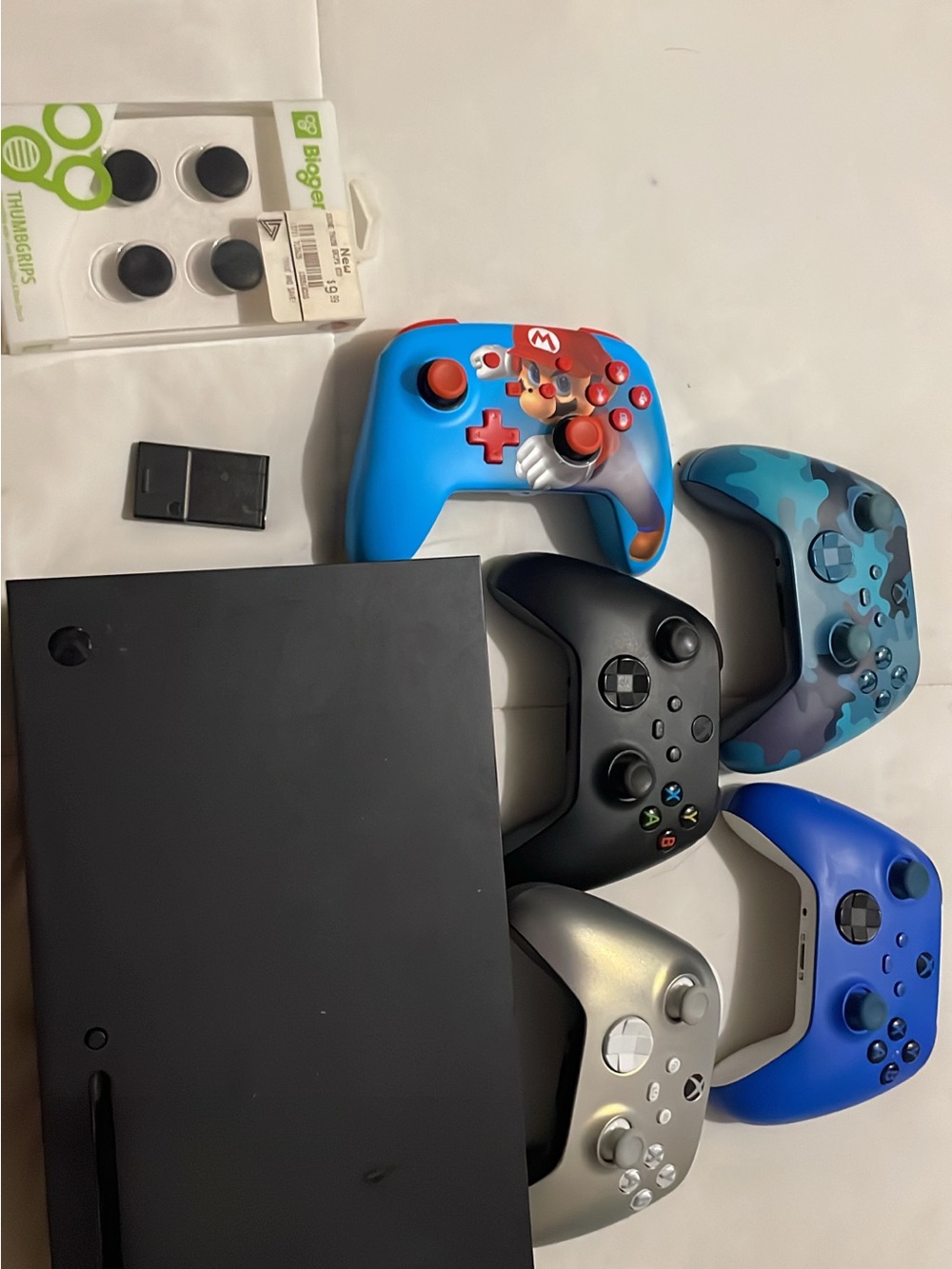 XBOX SERIES X 1TB WITH 5 controllers